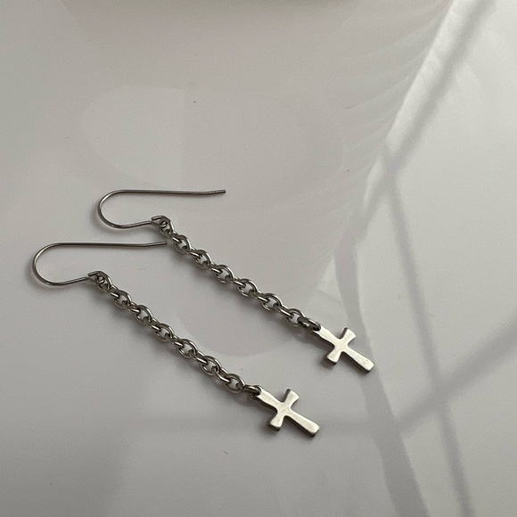 Stainless steel chain earrings with cross charms - Picture 3 of 8